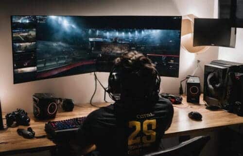 Behind the Scenes: The Life of a Professional Esports Athlete